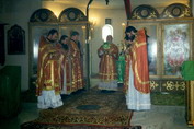 Память Новомучеников и Исповедников российских. Первую литургию в нижнем храме строящейся церкви служил владыка Софроний